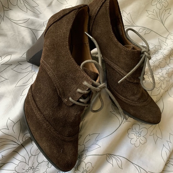 Shoes - 🍂Adorable ankle booties!🍂